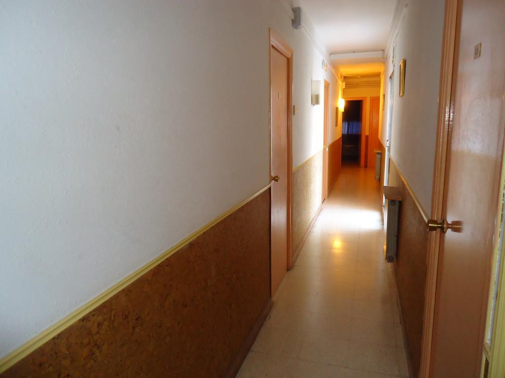 Hotel Pension Mode Lleida Eksteriør billede