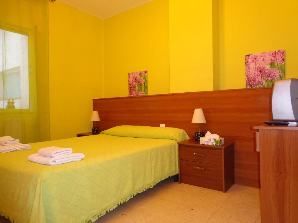 Hotel Pension Mode Lleida Værelse billede